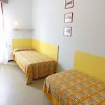 In 38354 Apartment *